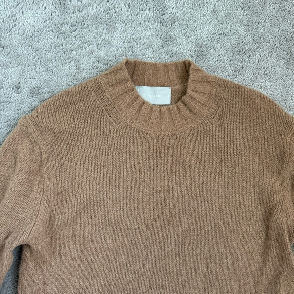 EVERLANE The Alpaca Cropped Crewneck Sweater Wheat / Lightest Taupe - Picture 3 of 3